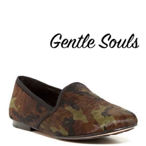 Gentle Souls Camo Print Flats Loafers 